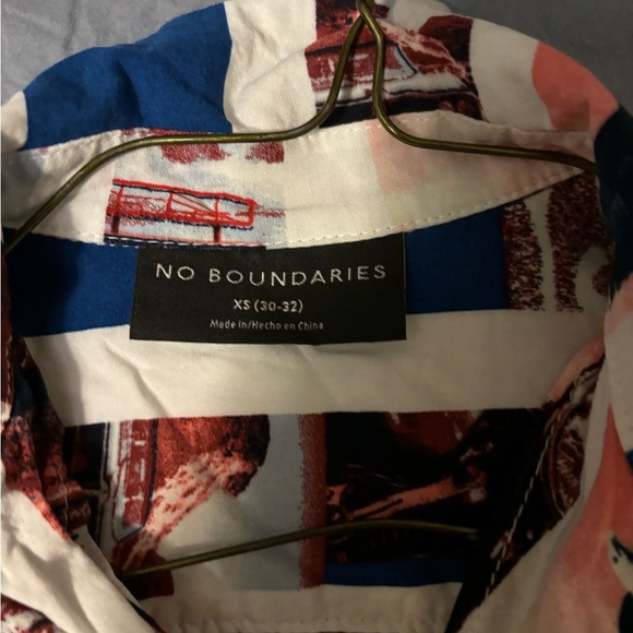 No Boundaries XS (30-32) Top Multicolor Graphic Print Casual Button Up Collared - Picture 10 of 14